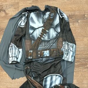 Mandolorian costume with cape